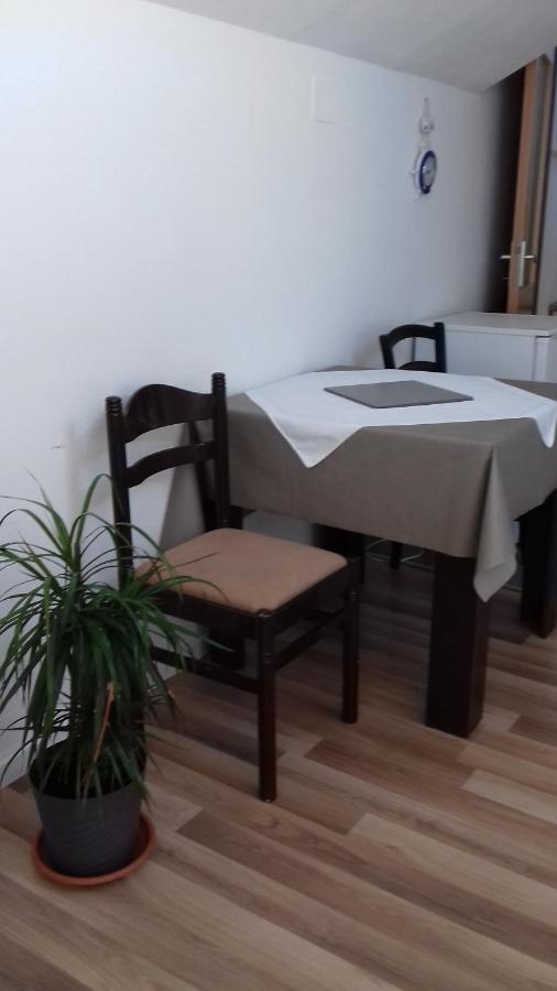 Apartments Mime - Small House Водице Экстерьер фото