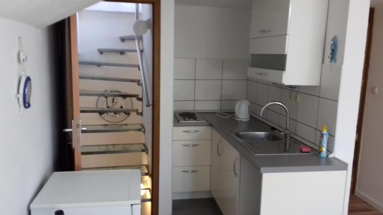 Apartments Mime - Small House Водице Экстерьер фото