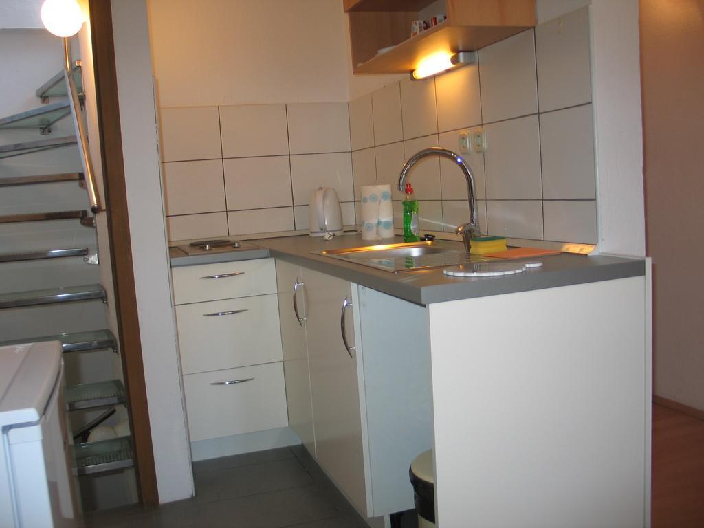 Apartments Mime - Small House Водице Экстерьер фото