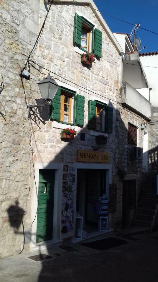 Apartments Mime - Small House Водице Экстерьер фото